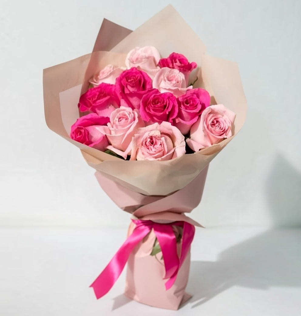 Ramo de 12 rosas fuccia y rosado
